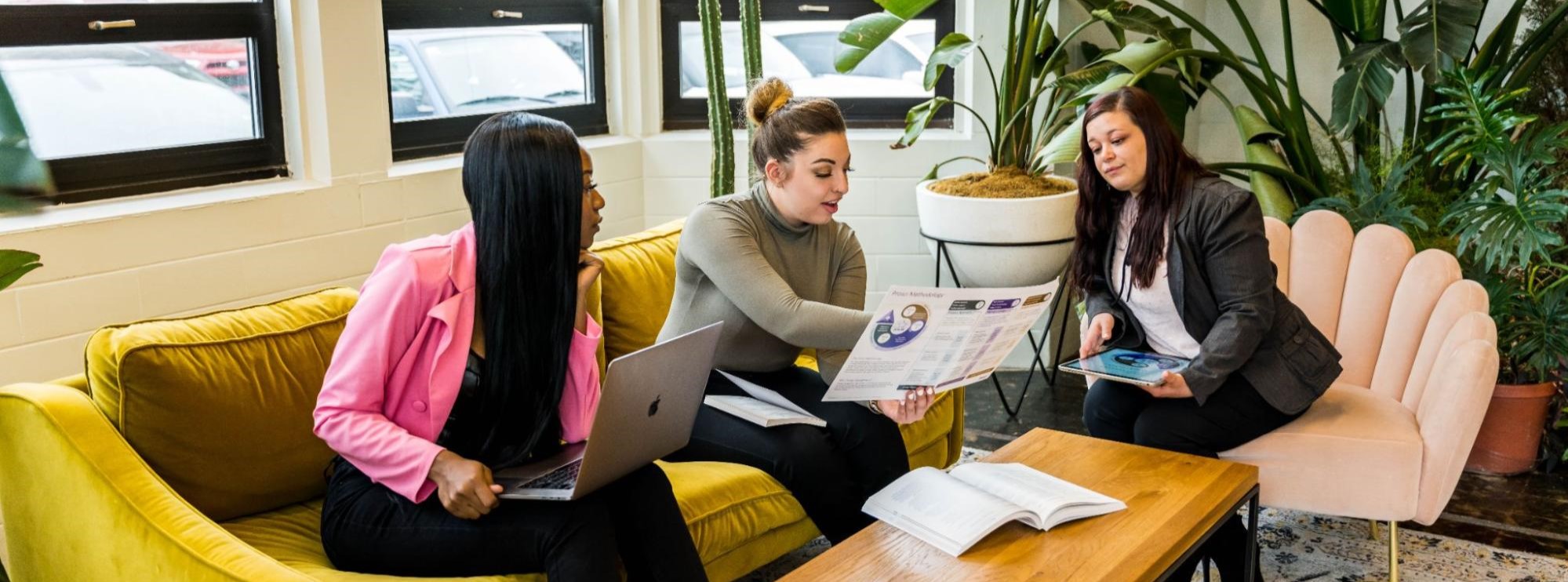 three people talking about change management